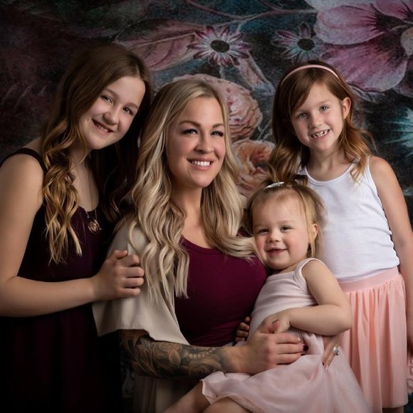 Meet your Posher, Alicia - Picture 1 of 1